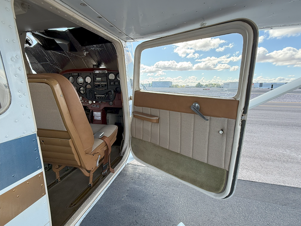 N5491R - Interior 02
