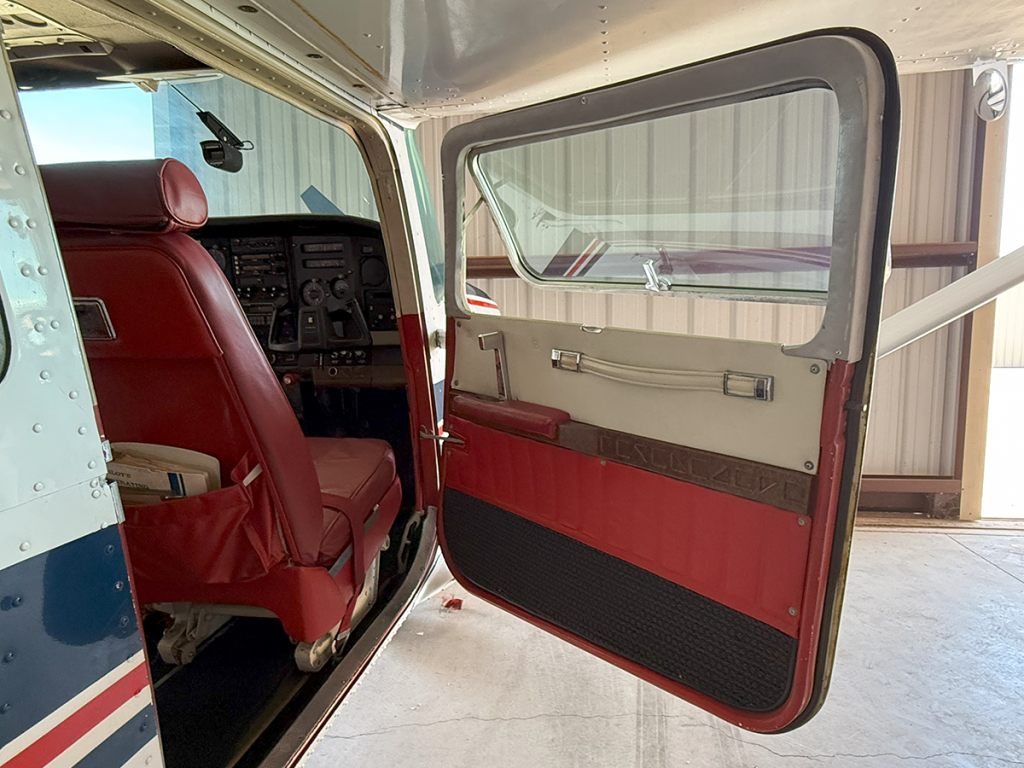 N5143S - Interior 02a