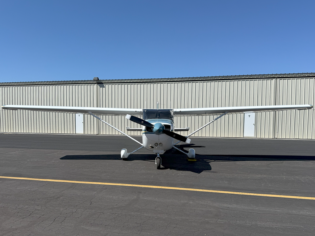 N736TC - Exterior 01
