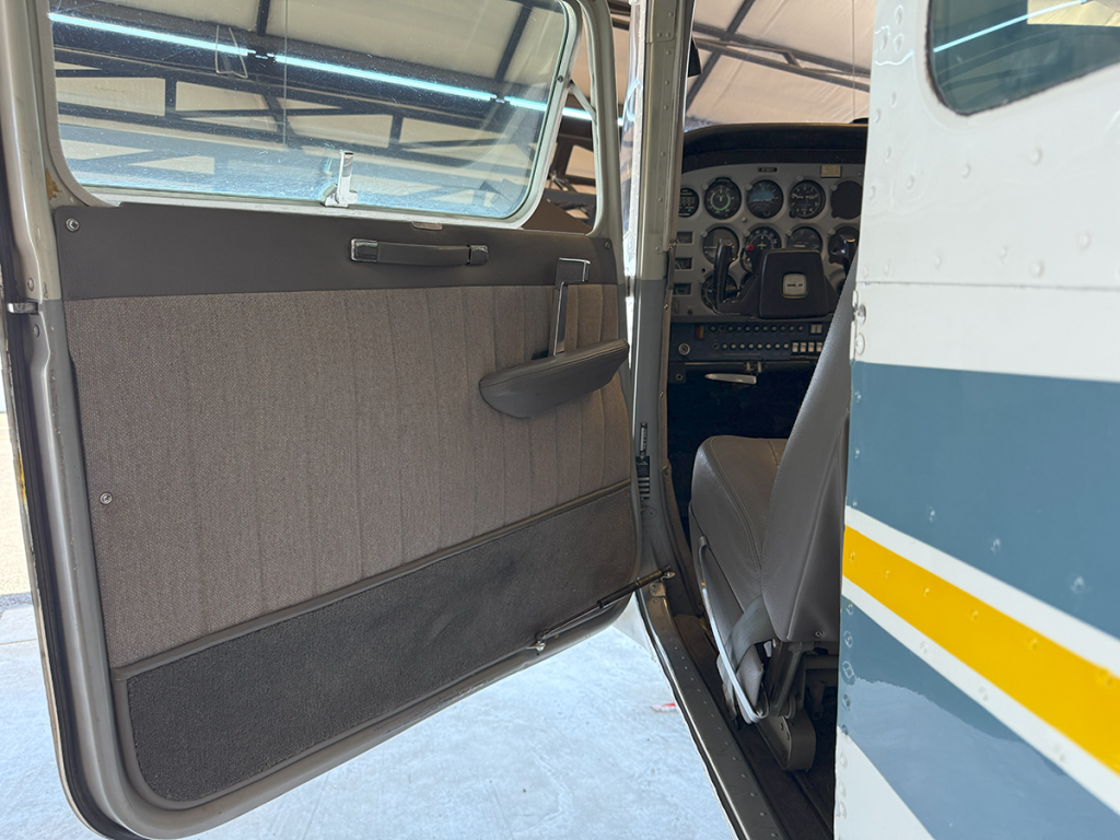 N736TC - Interior 01