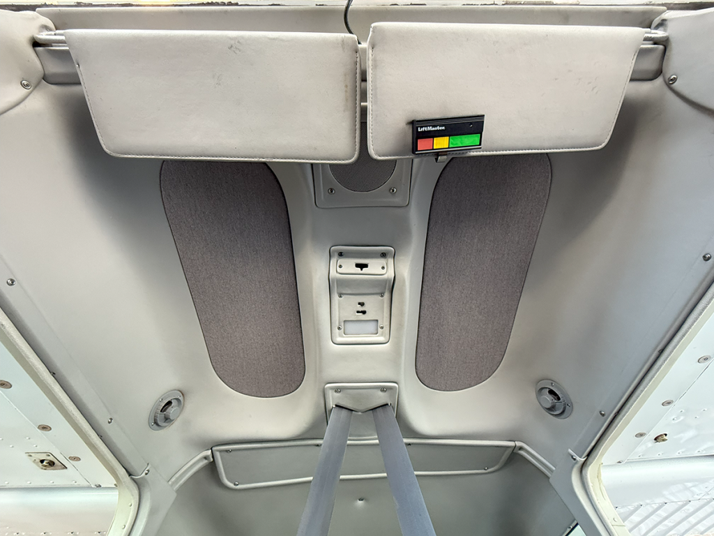N736TC - Interior 11