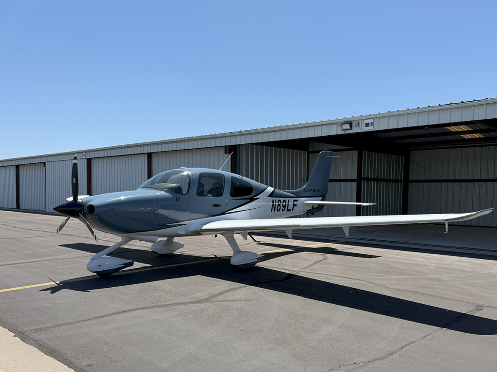 N89LF - Exterior 03