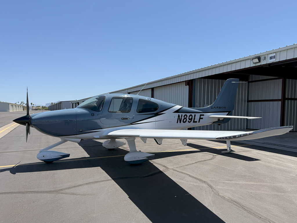 N89LF - Exterior 04