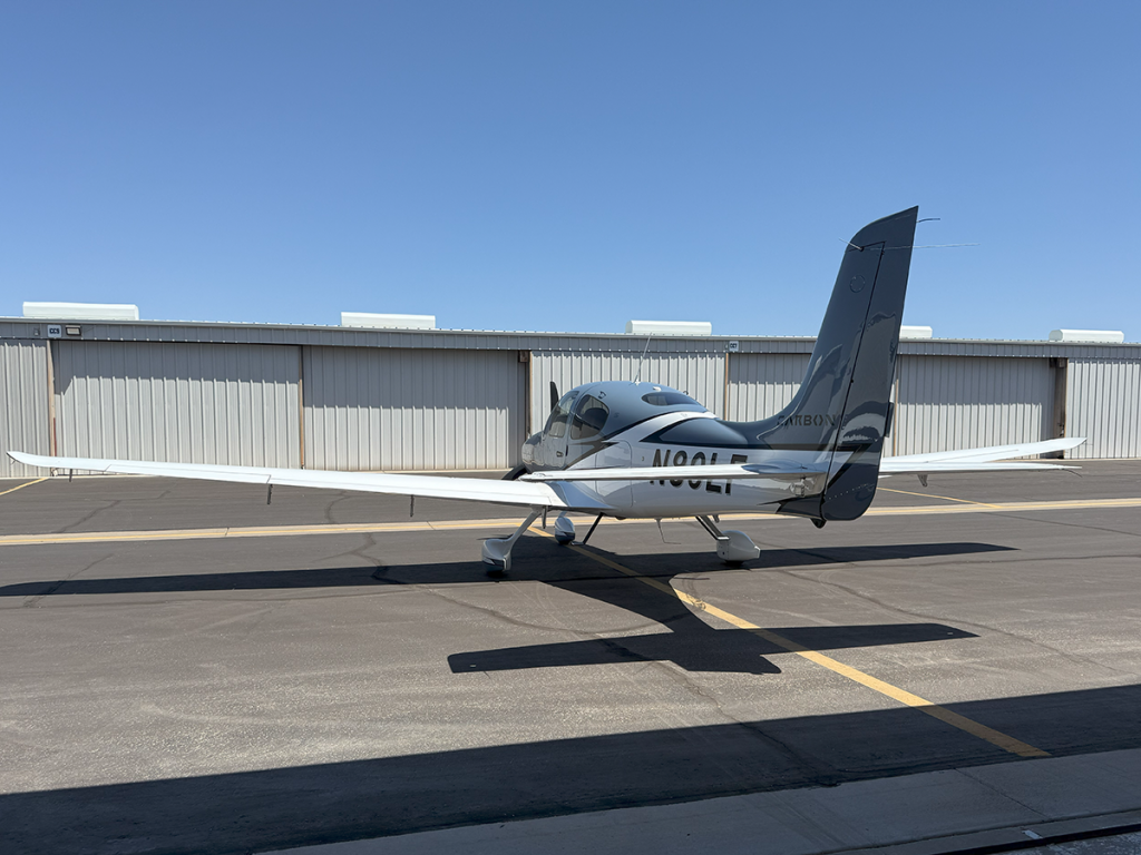 N89LF - Exterior 08