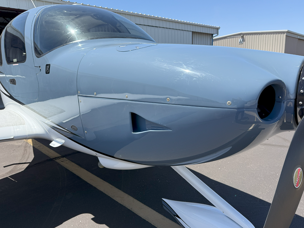 N89LF - Exterior 90