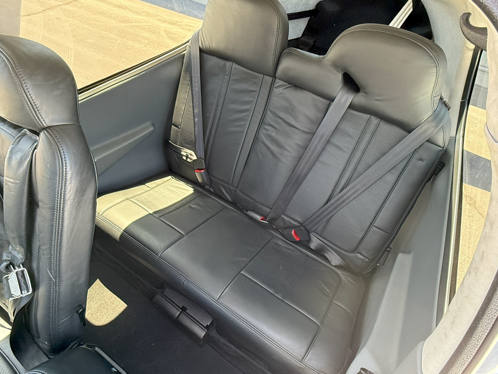 N89LF - Interior 07