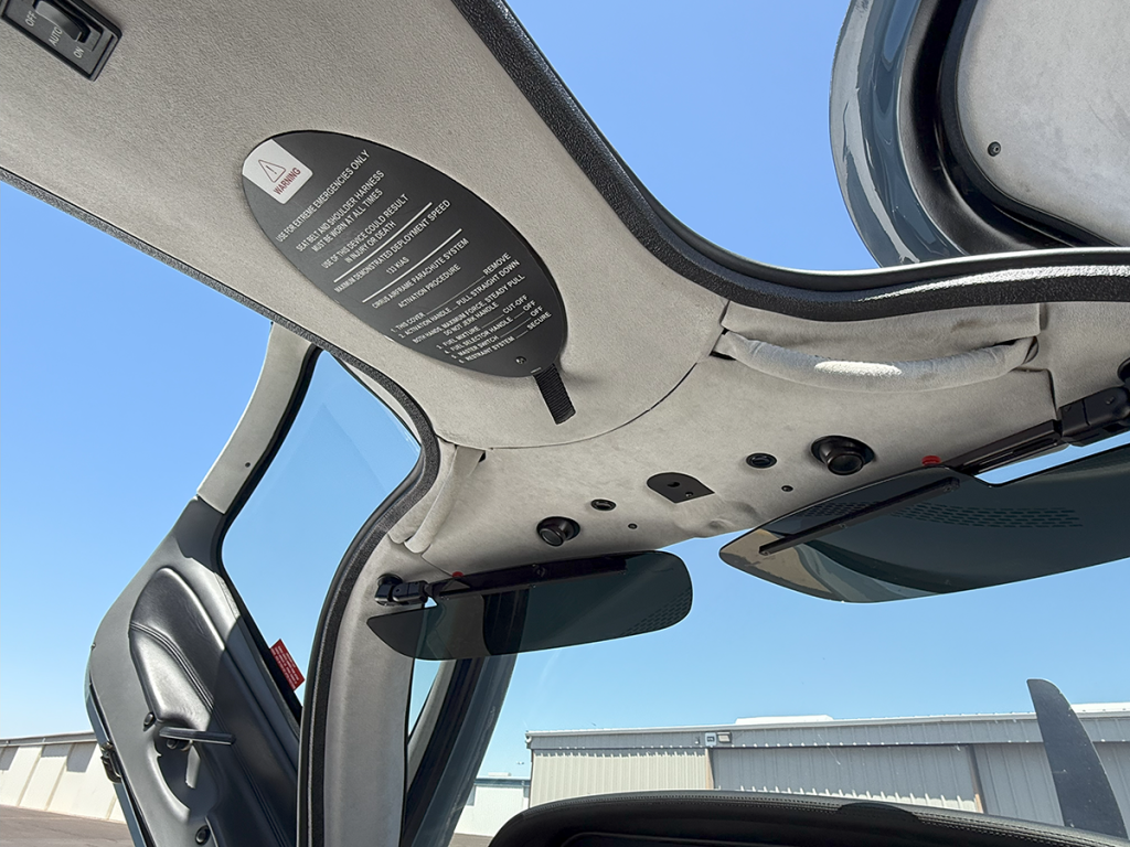 N89LF - Interior 10