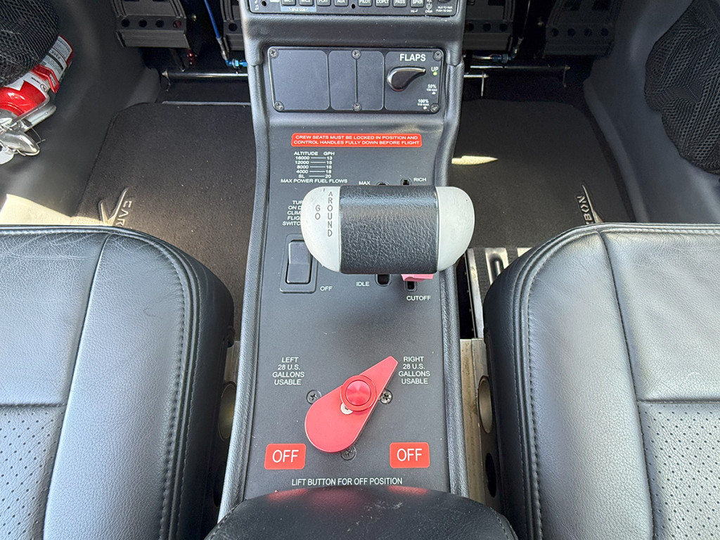 N89LF - Panel 02