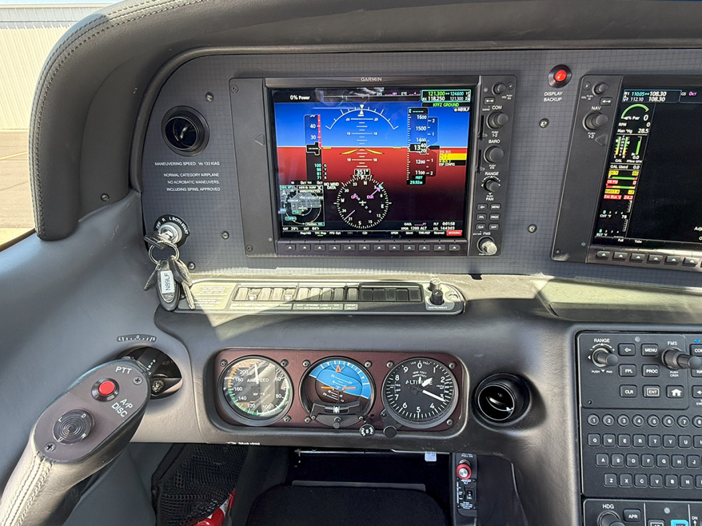 N89LF - Panel 04