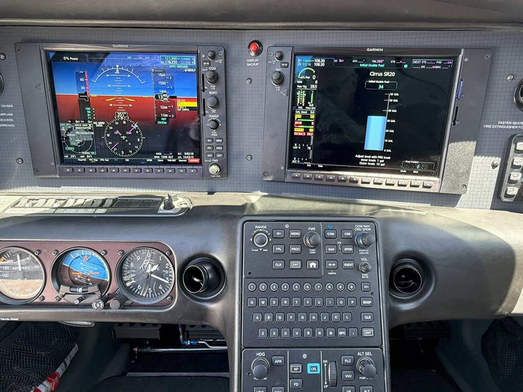 N89LF - Panel 05