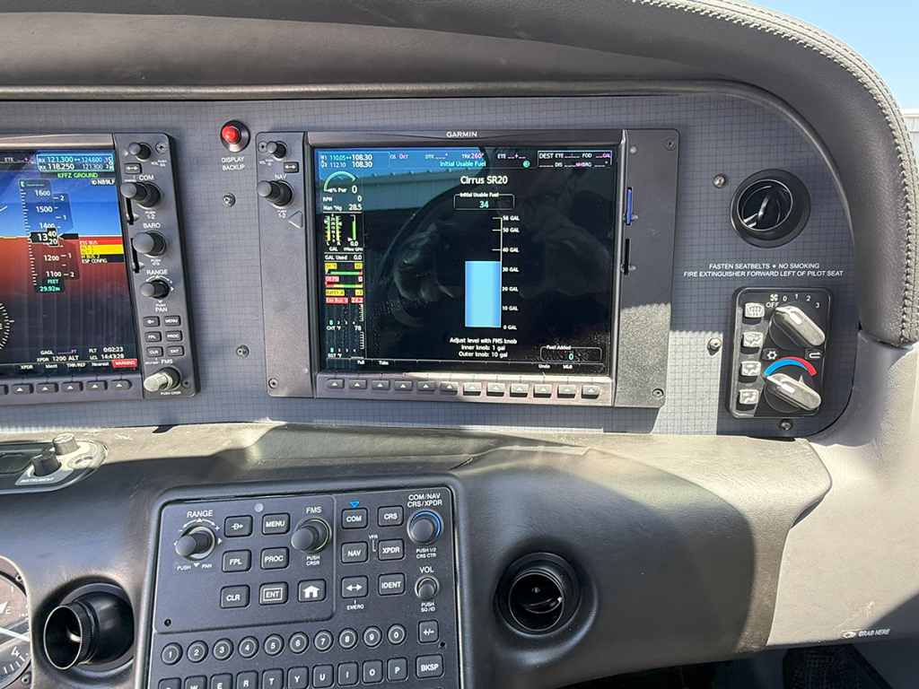 N89LF - Panel 06