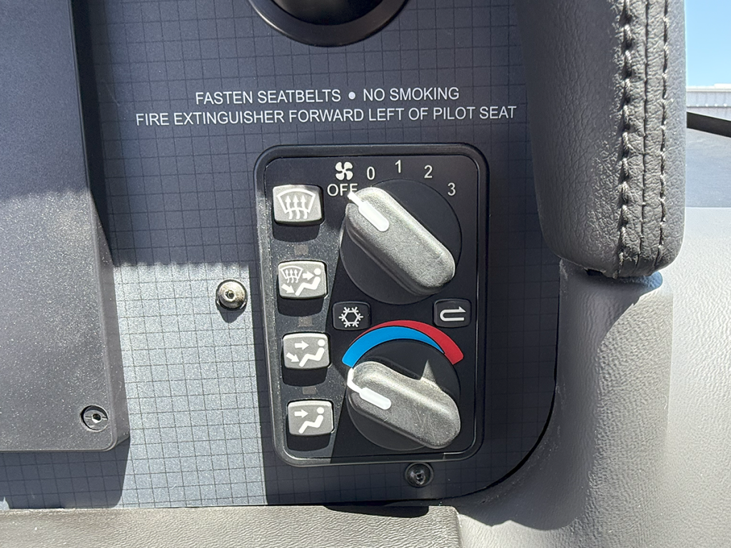 N89LF - Panel 09
