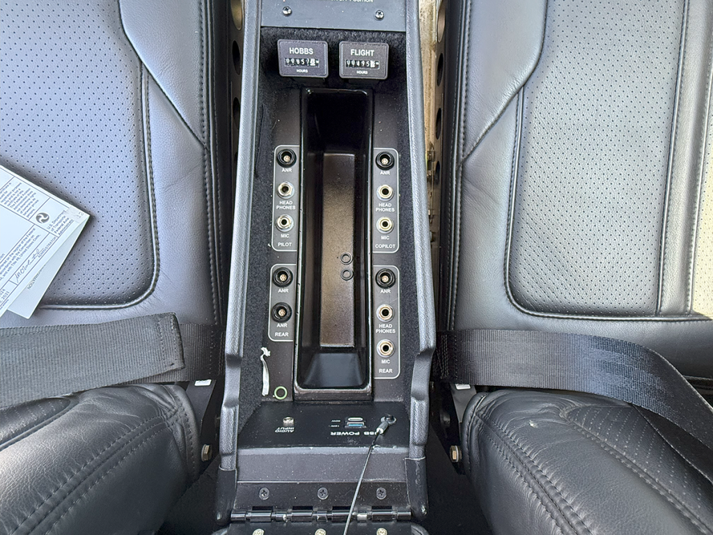 N89LF - Panel 11