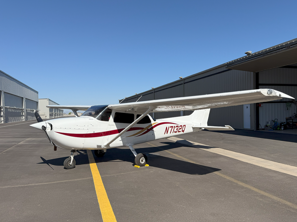 N7132Q - Exterior 03
