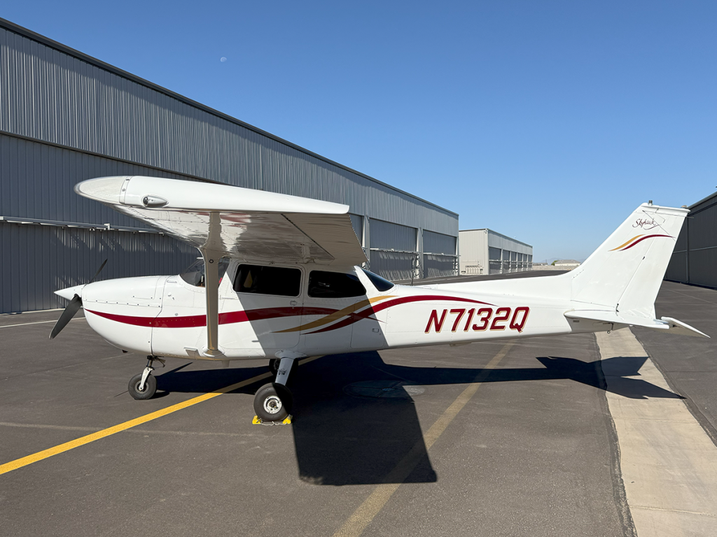 N7132Q - Exterior 05