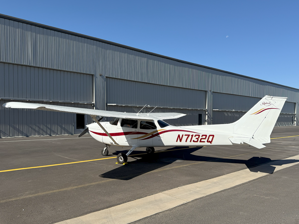 N7132Q - Exterior 06