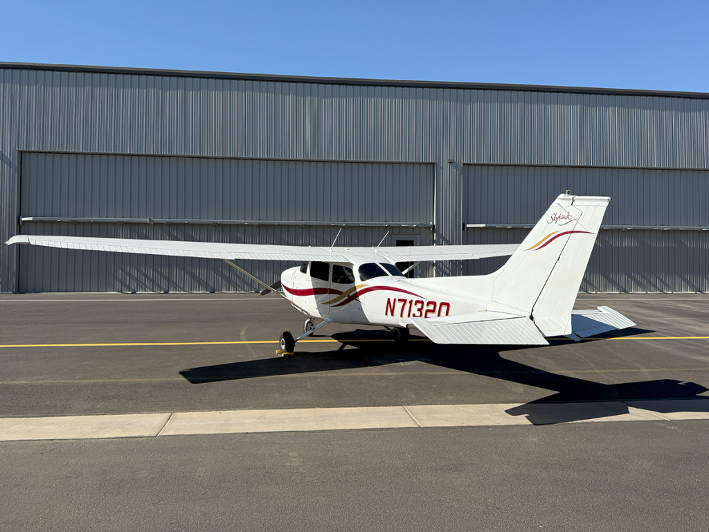 N7132Q - Exterior 08