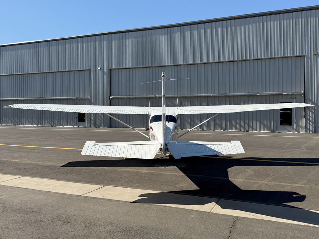 N7132Q - Exterior 09