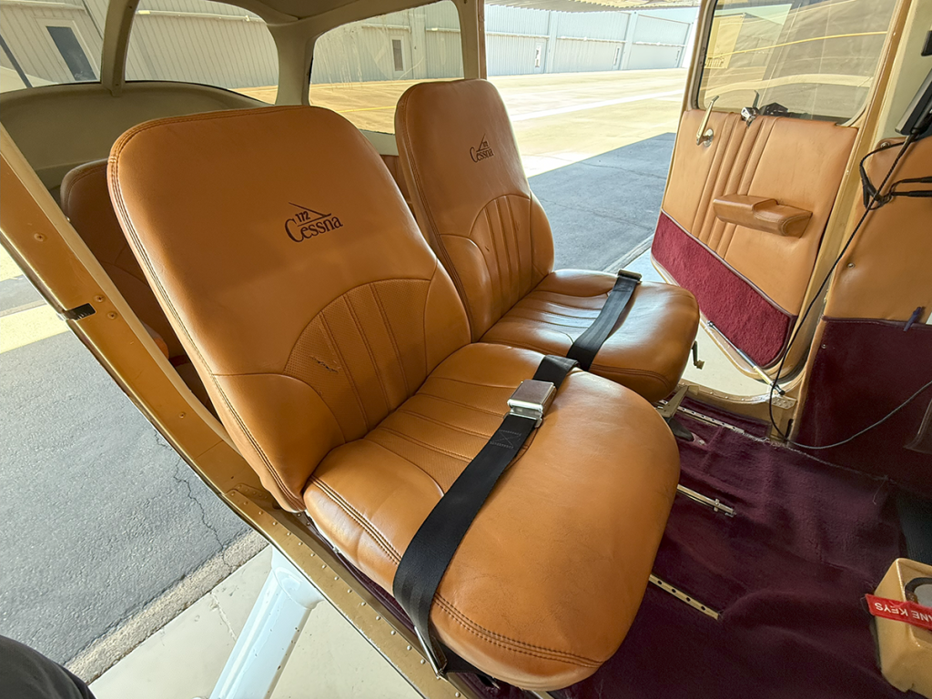 N7132Q - Interior 05