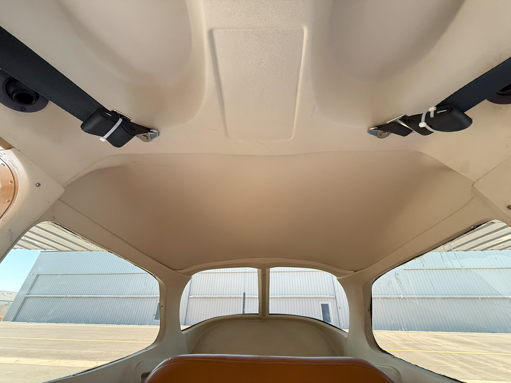 N7132Q - Interior 09