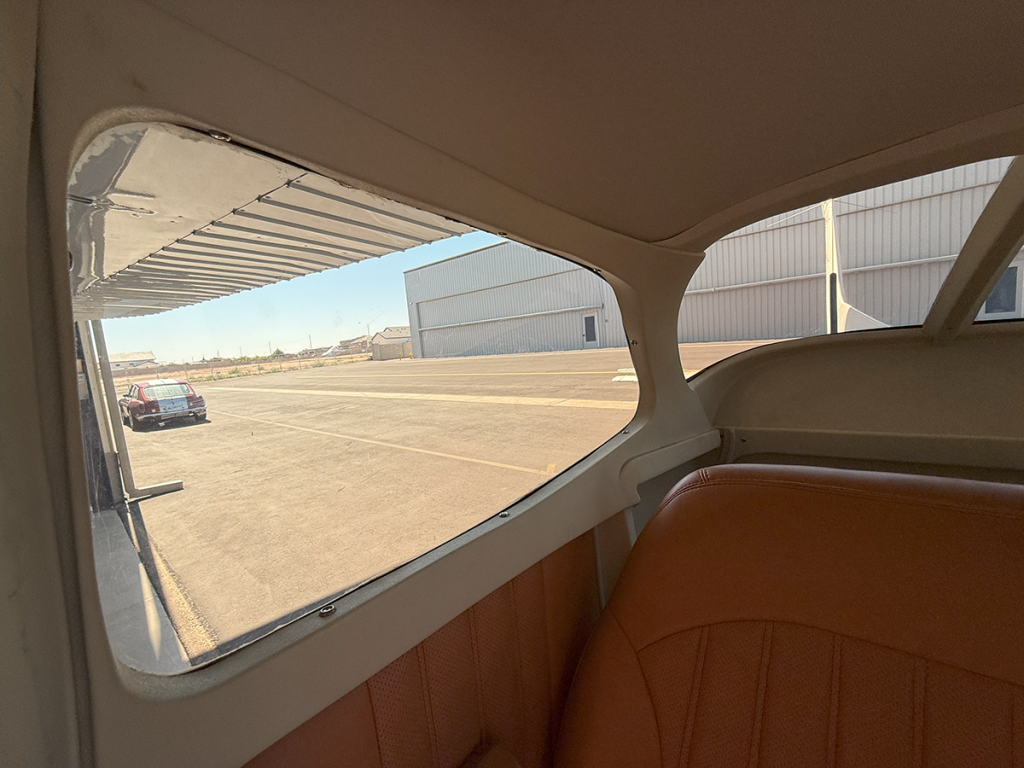 N7132Q - Interior 10