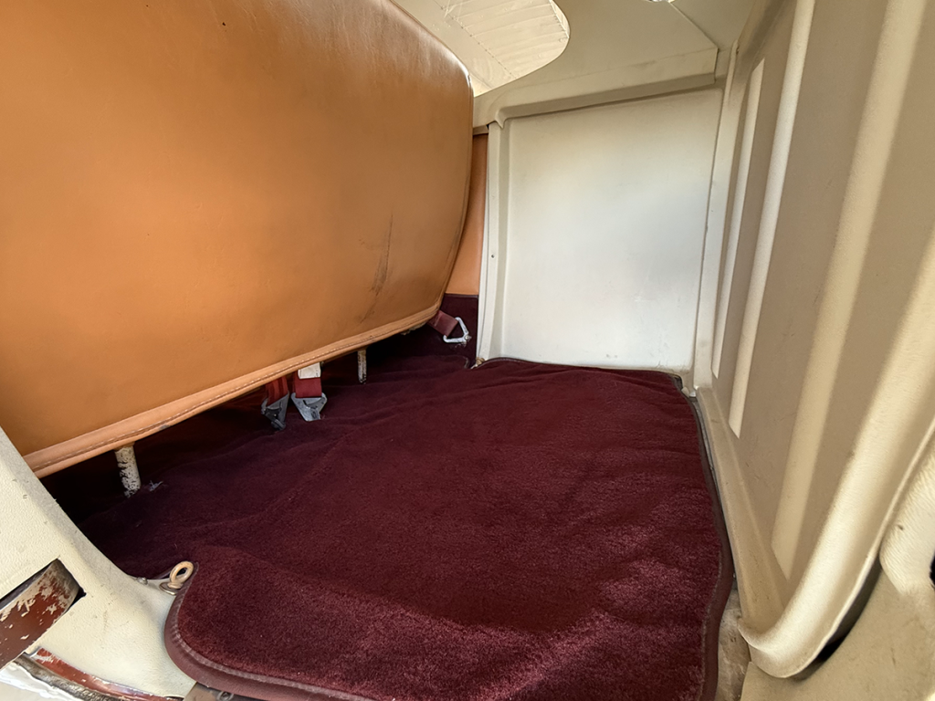 N7132Q - Interior 15