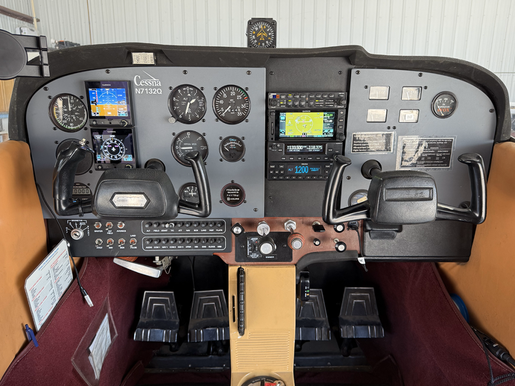 N7132Q - Panel 01