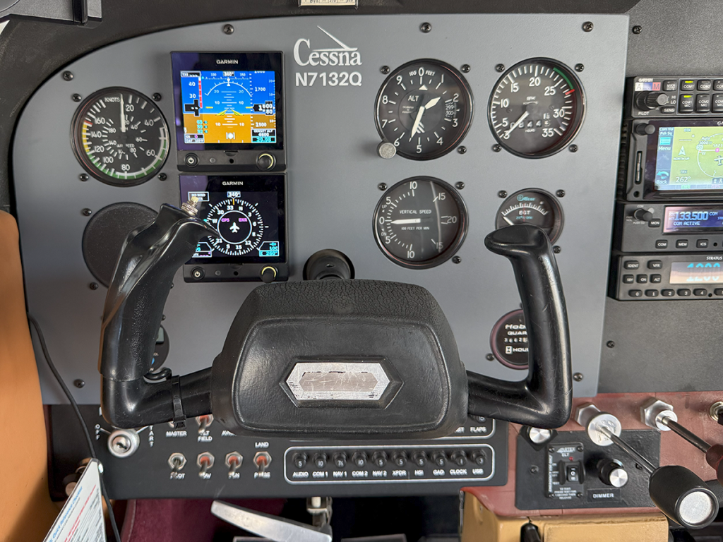 N7132Q - Panel 02
