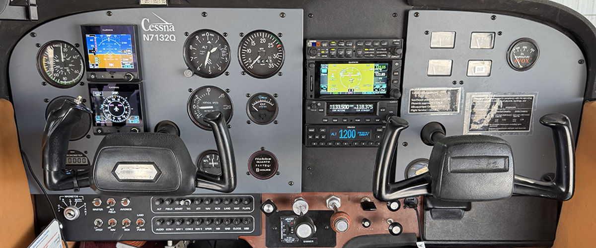 N7132Q - short wide panel N7132Q - short wide panel