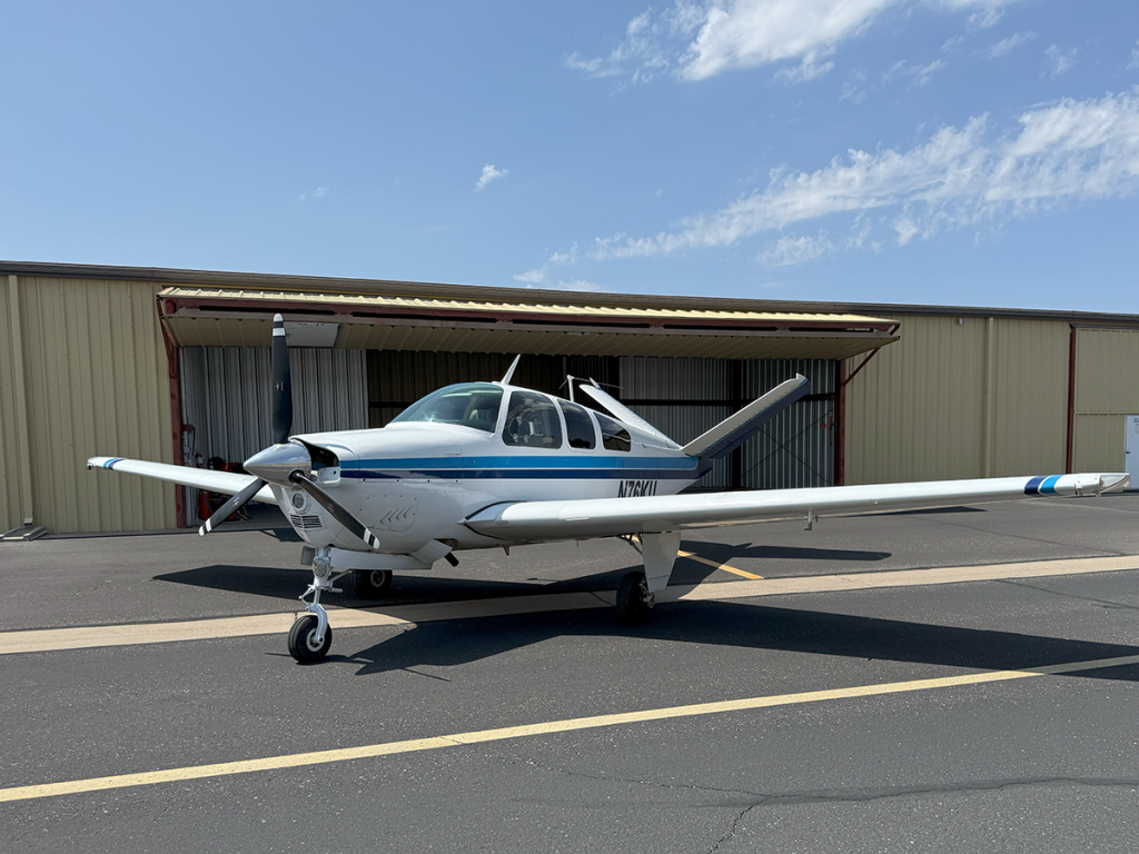 N76KU - Exterior 02
