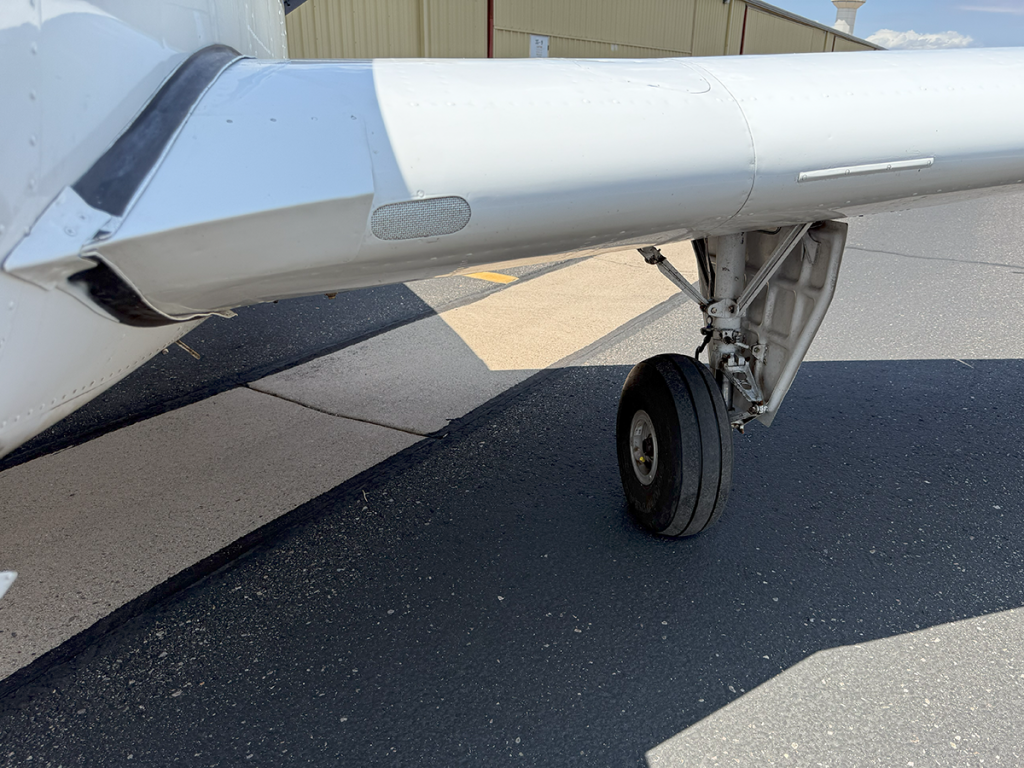 N76KU - Exterior 27