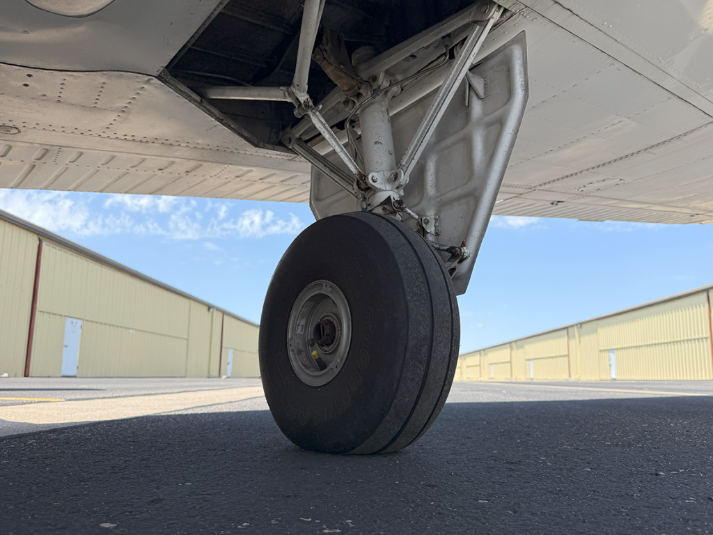 N76KU - Exterior 29