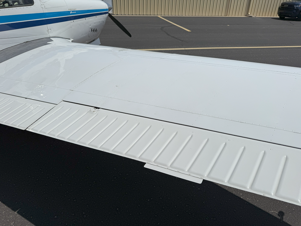 N76KU - Exterior 61