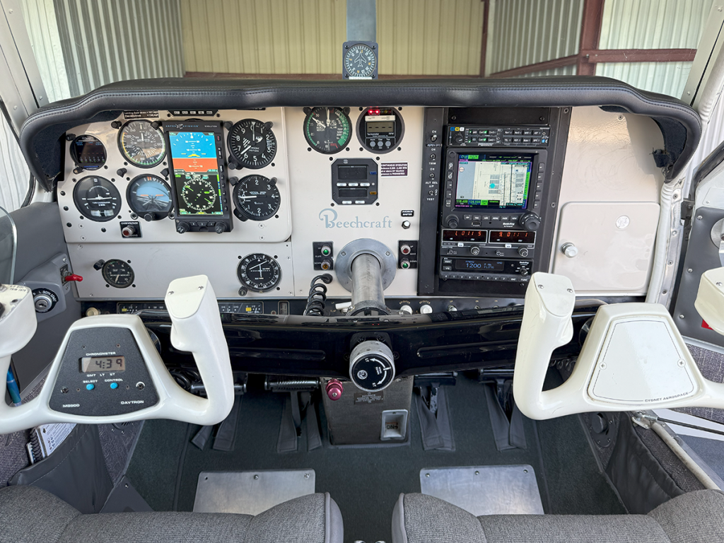 N76KU - Panel 01