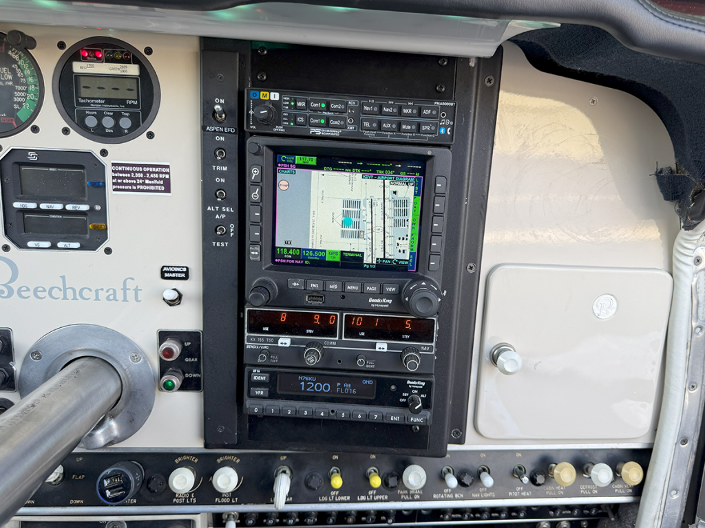N76KU - Panel 04