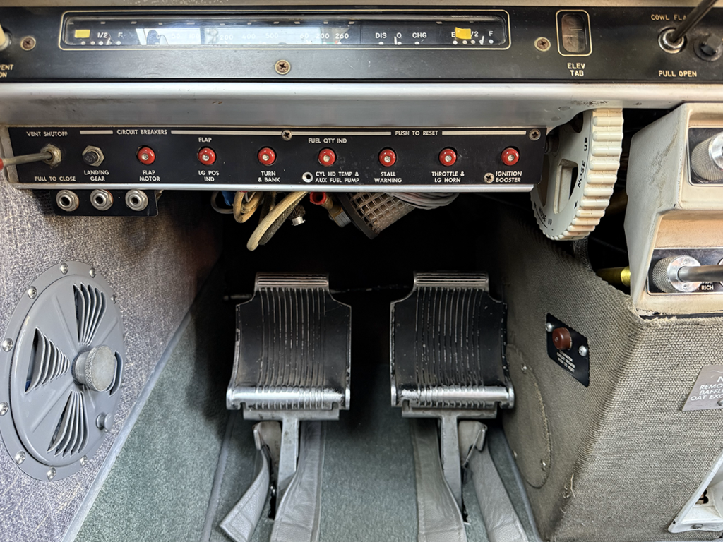 N76KU - Panel 05