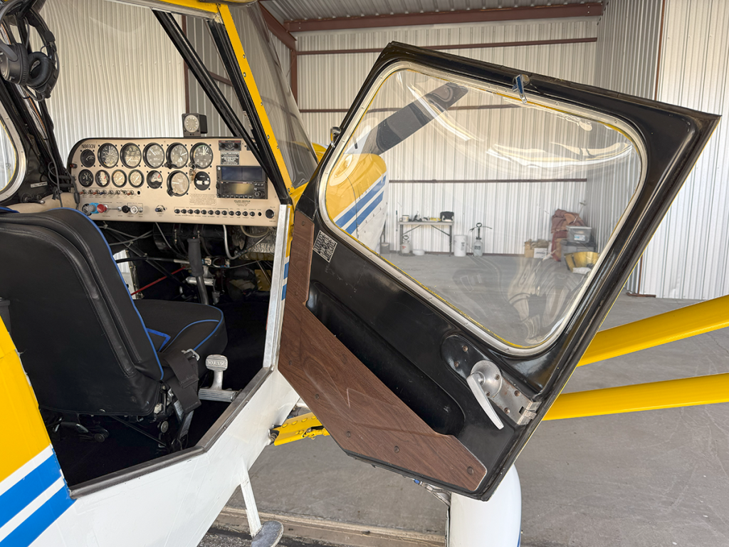 N8693V - Interior 01