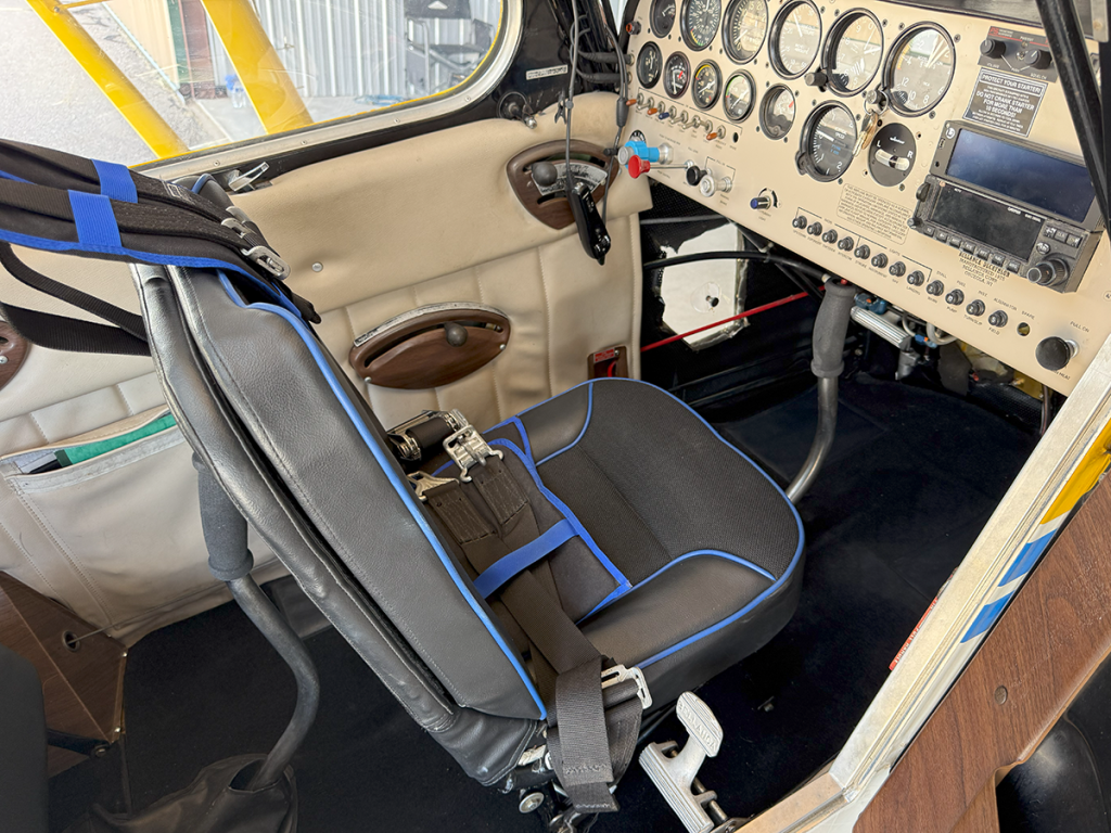N8693V - Interior 02