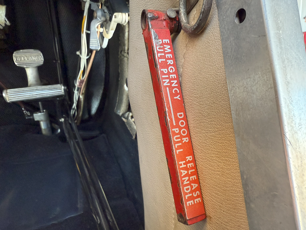 N8693V - Interior 10