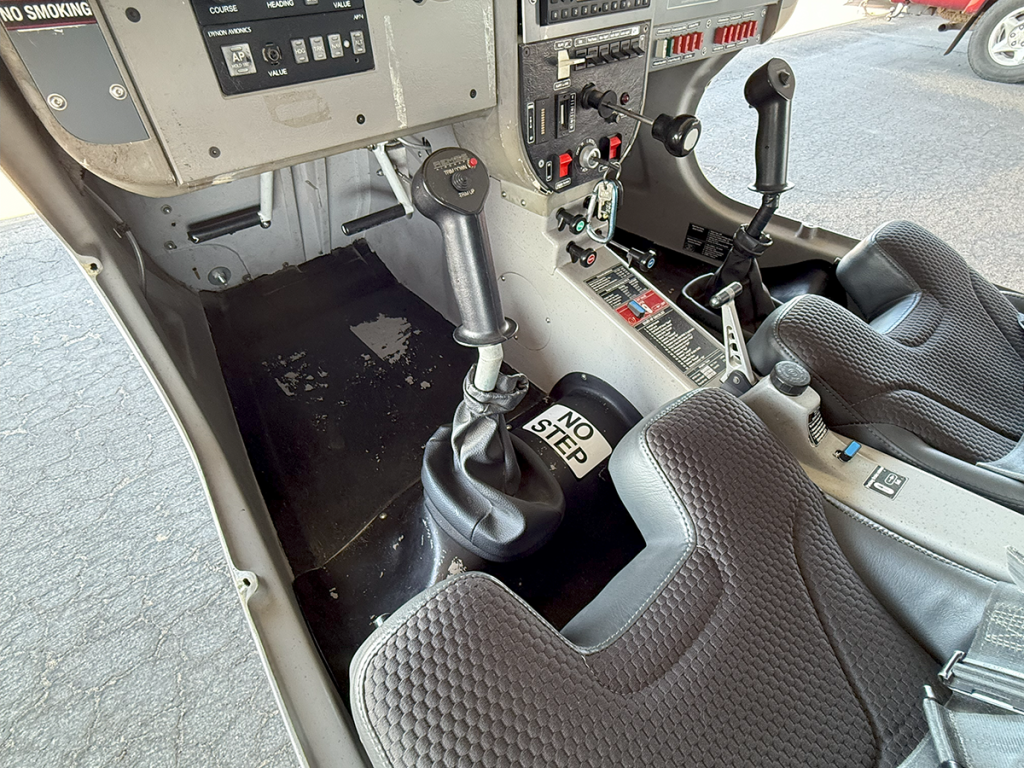 N208GX - Interior 07