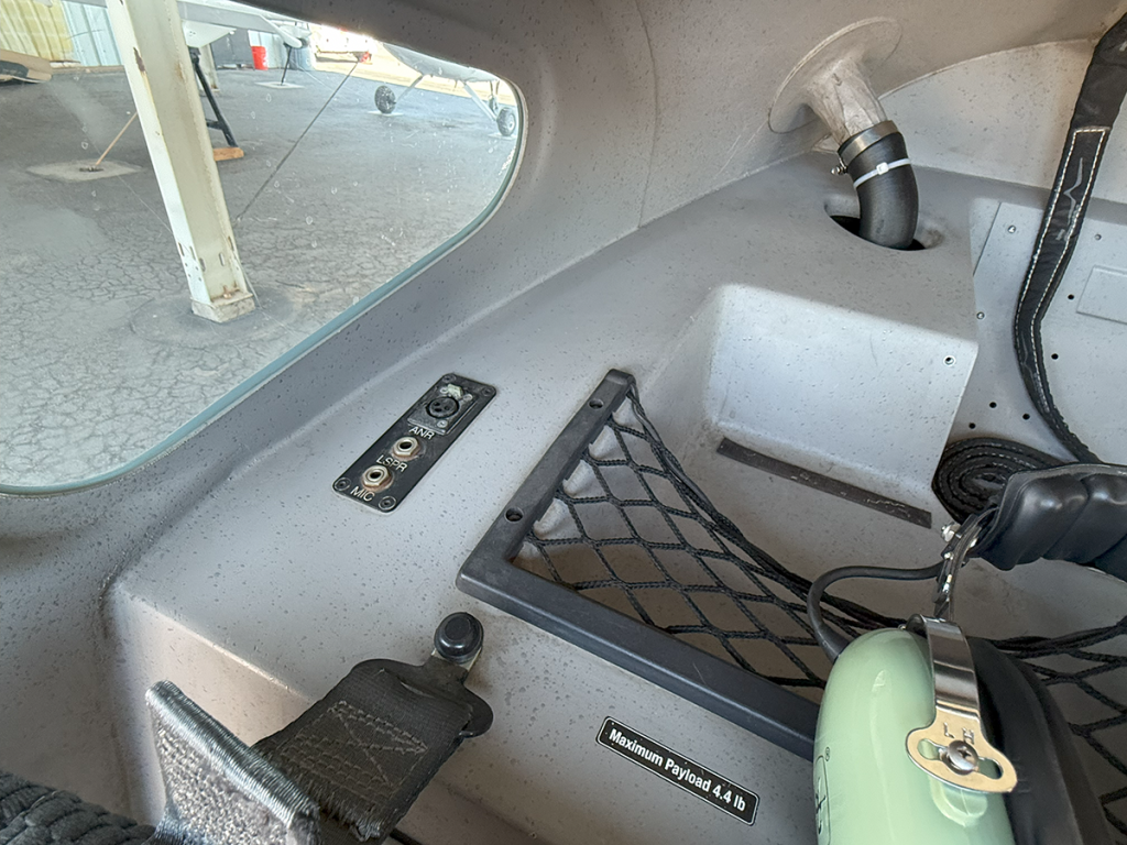 N208GX - Interior 10