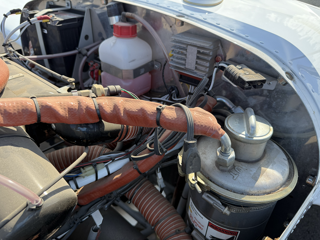 N564BL - Engine 05