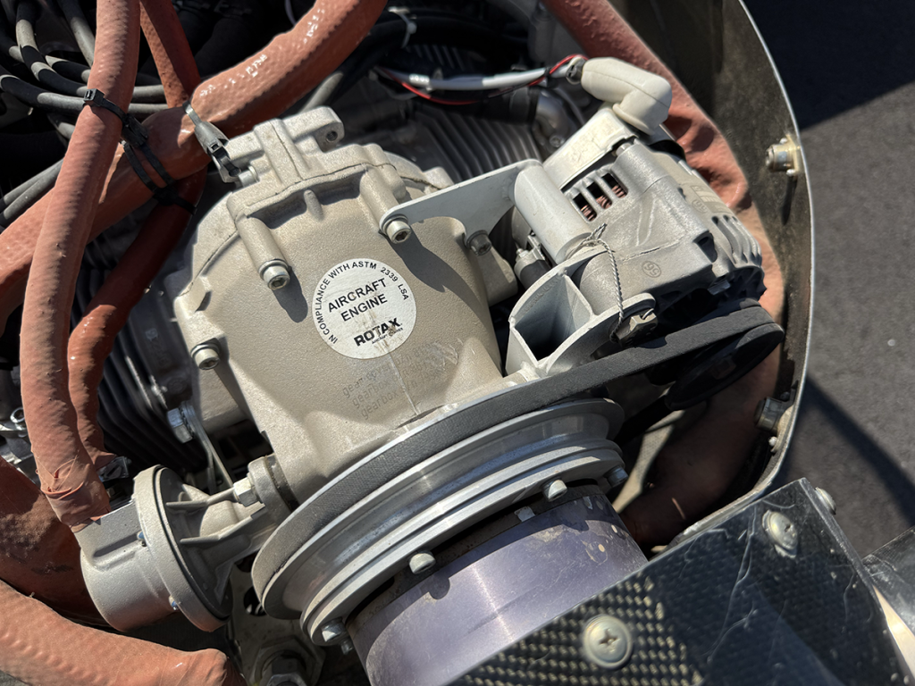 N564BL - Engine 07