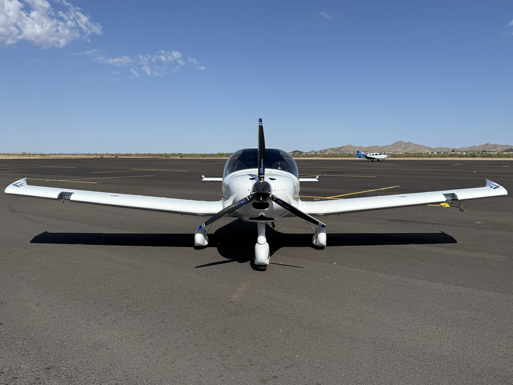 N564BL - Exterior 01
