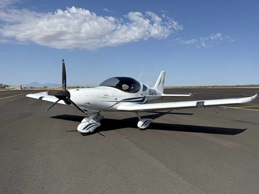N564BL - Exterior 02