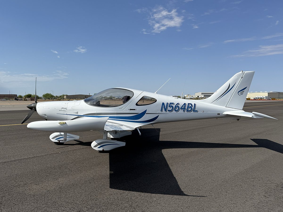 N564BL - Exterior 05