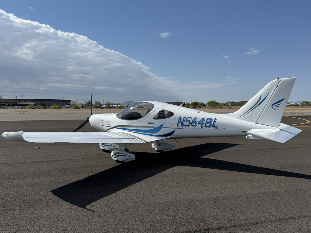 N564BL - Exterior 06
