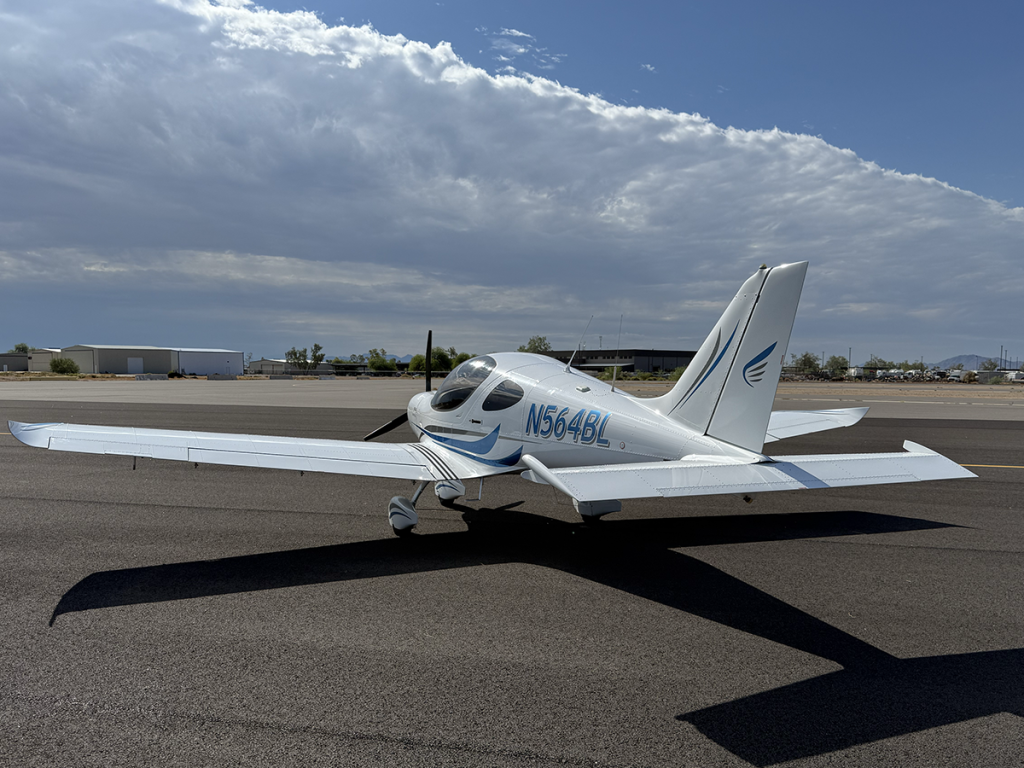 N564BL - Exterior 07