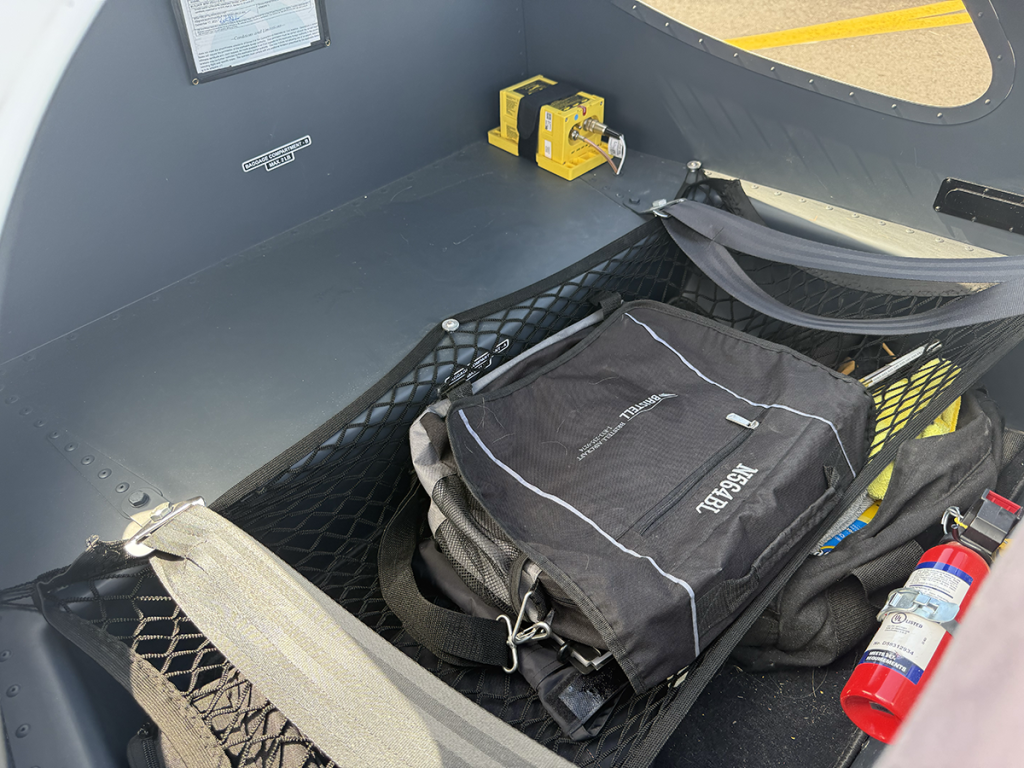 N564BL - Interior 04