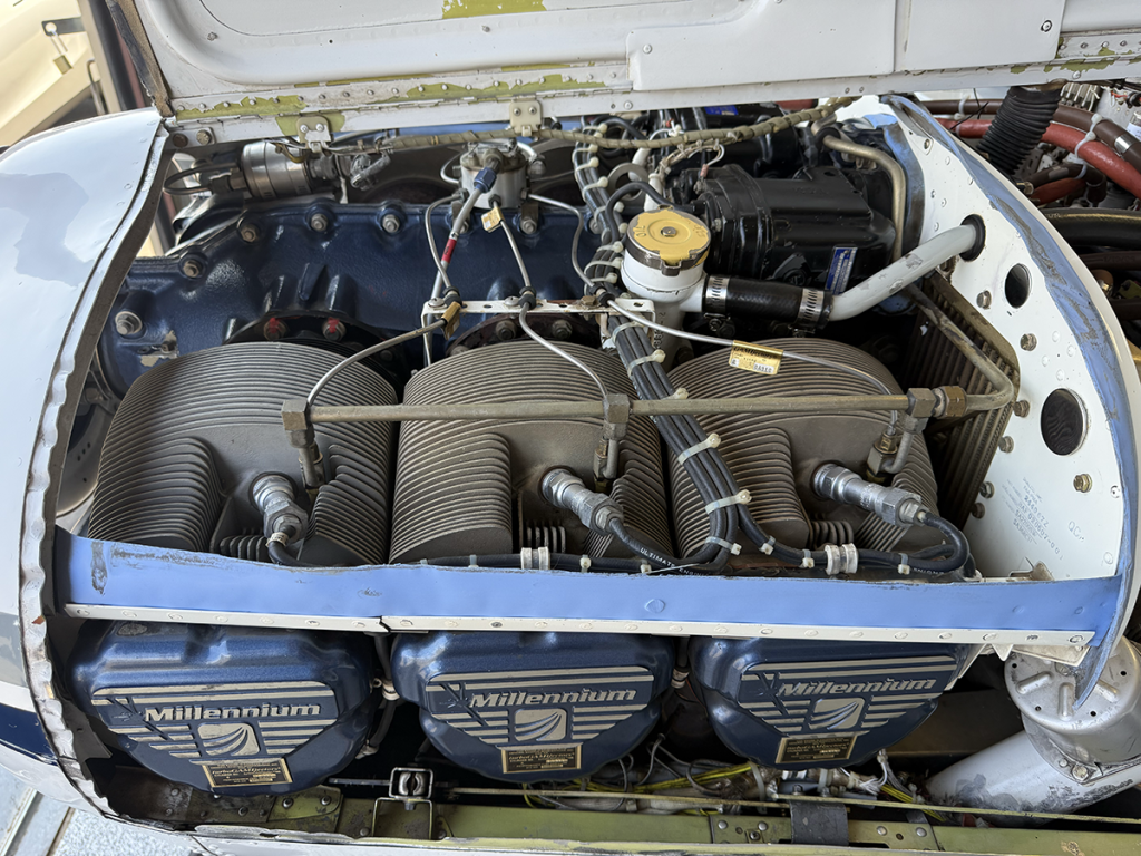 N668DE - Engine 02